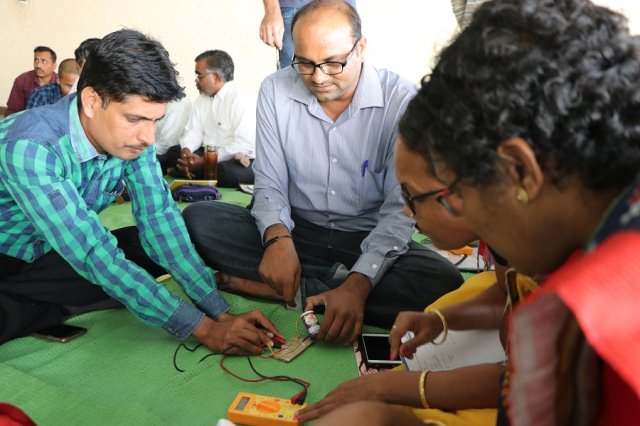 Electricity &amp; Magnetism activity